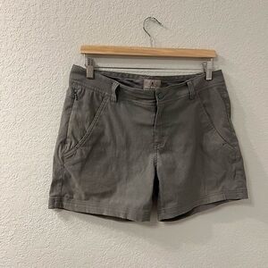 Royal Robbins ALPINE ROAD SHORTS Size 8, 5" inseam Trim Fit Mid Rise drk grey‎